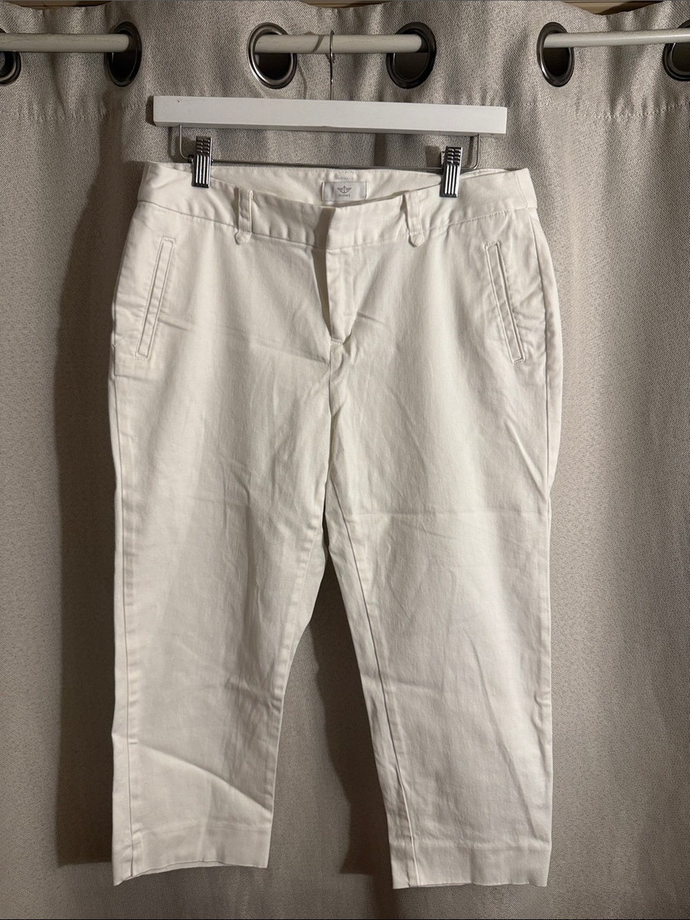 Dockers Women’s White Ankle Crop Jeans